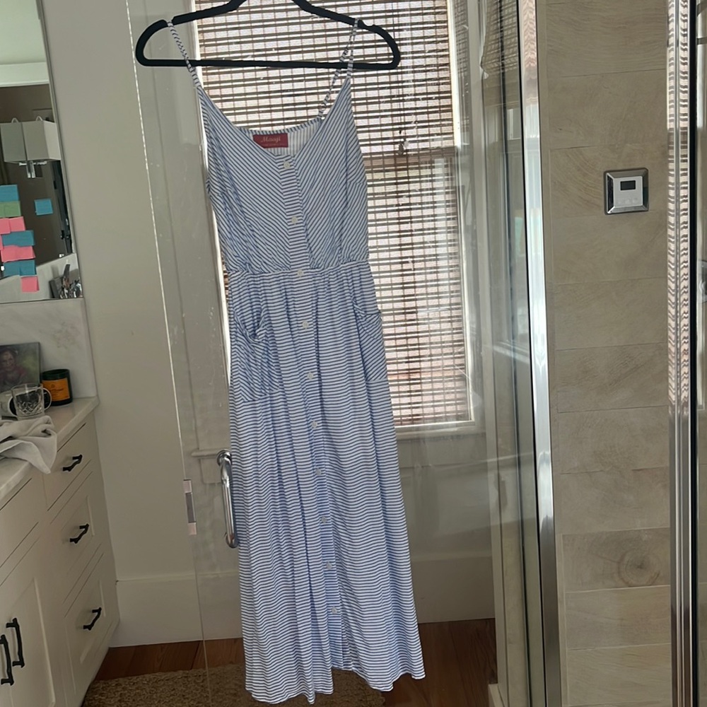 Summery maaji dress.  Sleeveless midi style with pockets. Size M